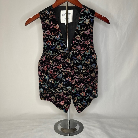 Vintage Embroidered Floral Guess Vest - Picture 4 of 5